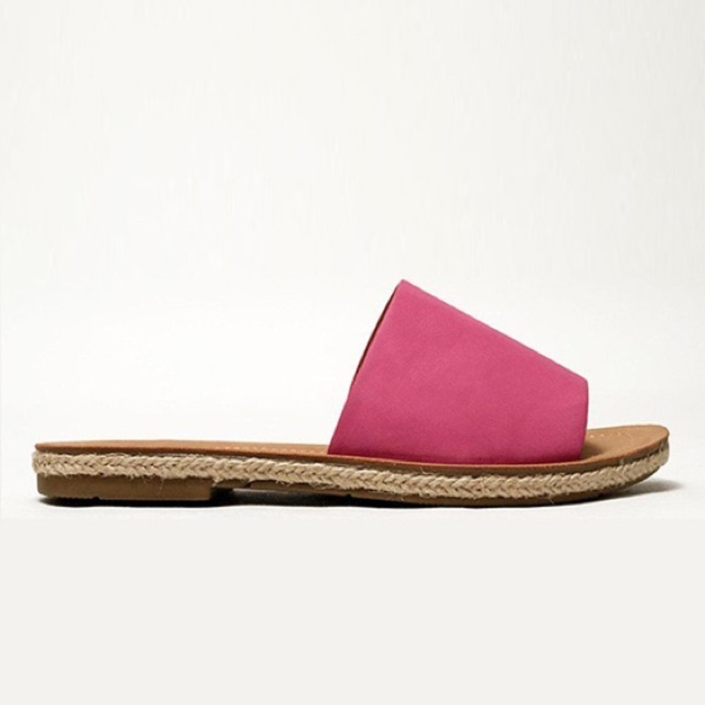 Great condition soda sandals